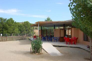 اقامتگاه Camping Terra Alta