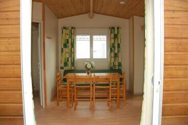اقامتگاه Camping Terra Alta