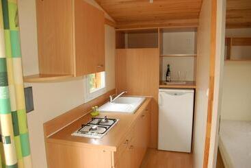 اقامتگاه Camping Terra Alta