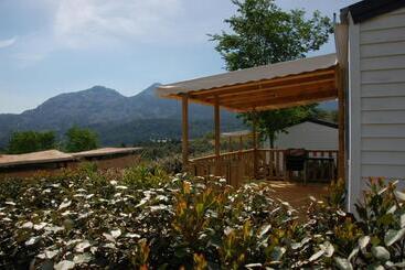 اقامتگاه Camping Terra Alta