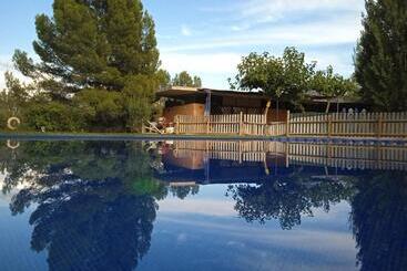 اقامتگاه Camping Terra Alta