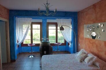 旅馆 Hostal A La Sombra Del Laurel