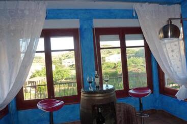 旅馆 Hostal A La Sombra Del Laurel