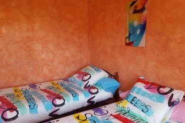 هاستل Hostal A La Sombra Del Laurel