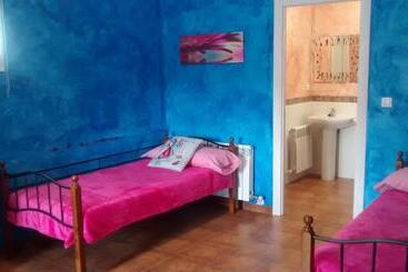 旅馆 Hostal A La Sombra Del Laurel