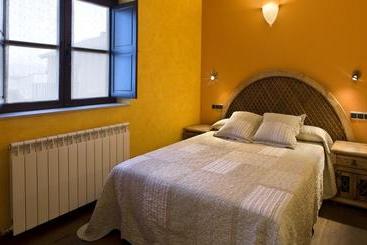 هاستل Hostal Raices