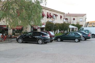 هاستل Hostal Restaurante El Cercao