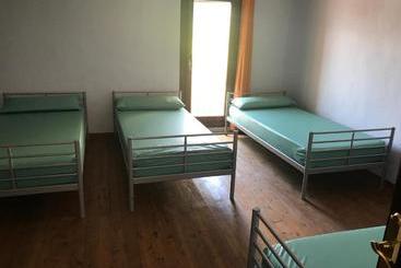 هاستل Casa Magica Villatuerta