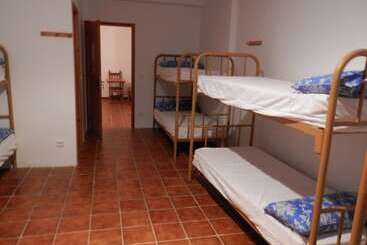 Albergue Restaurante Salto De Bierge   Hostel