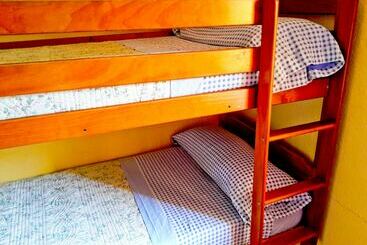 Surftolive House   Hostel