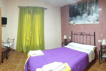 تختخواب و صبحانه Casa Rural Entresierras