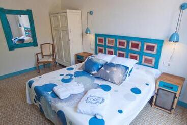 تختخواب و صبحانه Hostal Chic