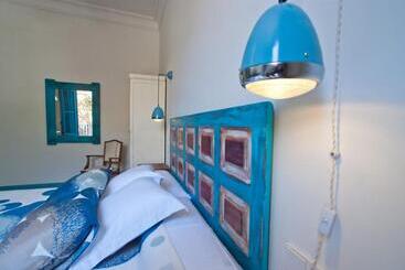 تختخواب و صبحانه Hostal Chic