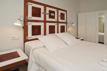 تختخواب و صبحانه Hostal Chic