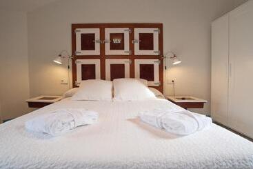 تختخواب و صبحانه Hostal Chic
