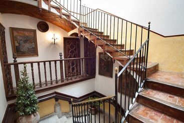 تختخواب و صبحانه Lo Palauet De La Muralla