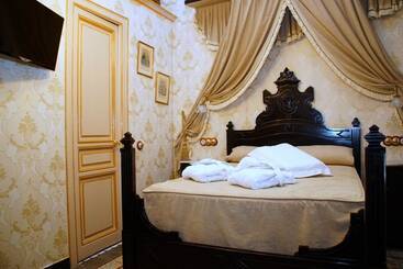 تختخواب و صبحانه Sitges Royal Rooms