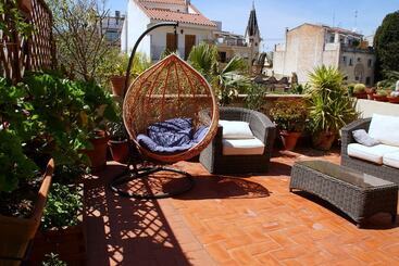 تختخواب و صبحانه Sitges Royal Rooms