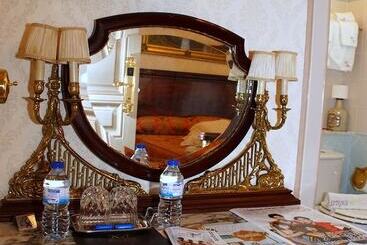 تختخواب و صبحانه Sitges Royal Rooms