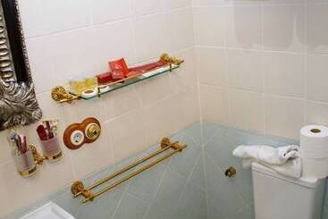 تختخواب و صبحانه Sitges Royal Rooms