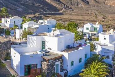 تختخواب و صبحانه Timanfaya Casa Rural