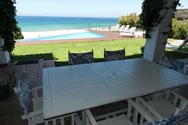 تختخواب و صبحانه Villa Biarritz