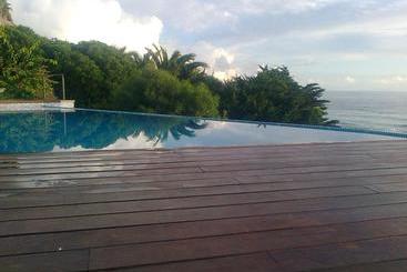 تختخواب و صبحانه Villa Biarritz