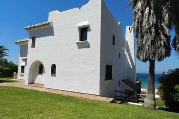تختخواب و صبحانه Villa Biarritz