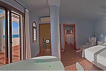 تختخواب و صبحانه Villa Biarritz