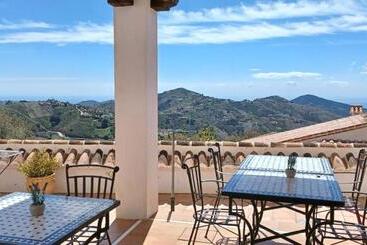 Casa Roble B&b