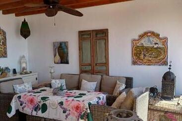 Casa Roble B&b