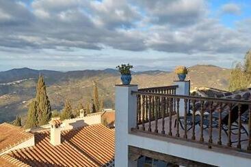 Casa Roble B&b