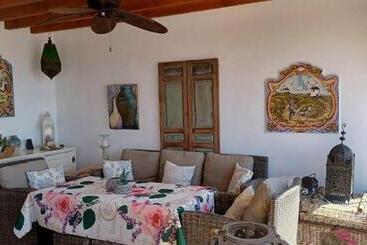 Casa Roble B&b