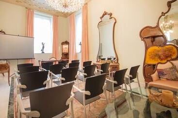 هتل Boutique Edelweiss La Garriga