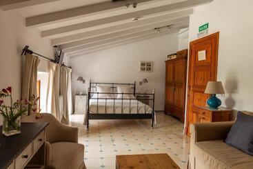 Hotel Cal Secretari Vell   Turismo De Interior