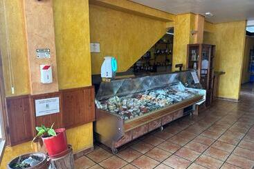 هتل Restaurante Los Caños De La Alcaiceria