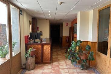 هتل Restaurante Los Caños De La Alcaiceria