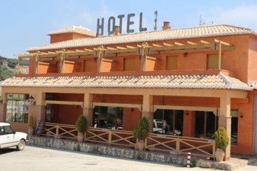 هتل Restaurante Los Caños De La Alcaiceria