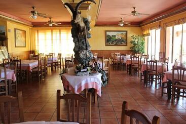 هتل Restaurante Los Caños De La Alcaiceria