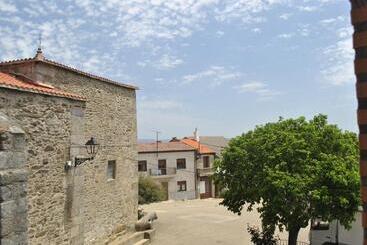 هتل Rural Los Perales