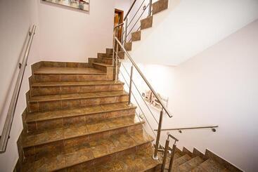 هتل Villa De Cárcar