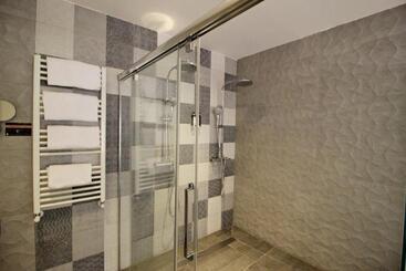 هتل Villa Xarahiz