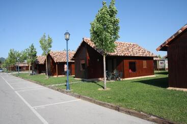 اقامتگاه Camping Iratxe Ciudad De Vacaciones