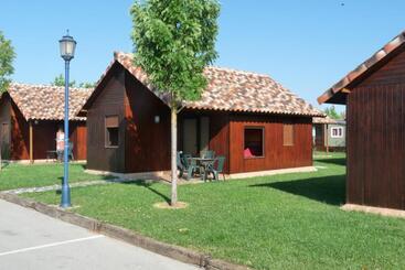 اقامتگاه Camping Iratxe Ciudad De Vacaciones