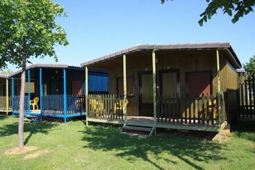 اقامتگاه Camping Iratxe Ciudad De Vacaciones