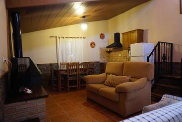 استراحتگاه Cabañas Cortijo El Helao