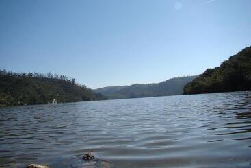 استراحتگاه Finca Dehesa Tres Riveros