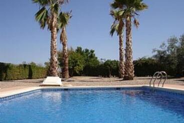 استراحتگاه Hacienda Del Alamo Golf