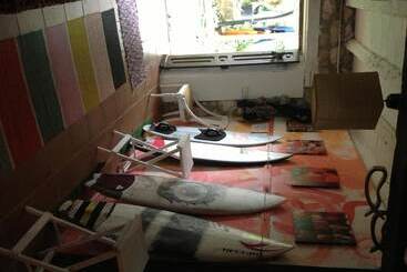 Surftolive House   Hostel