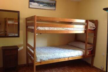 Surftolive House   Hostel